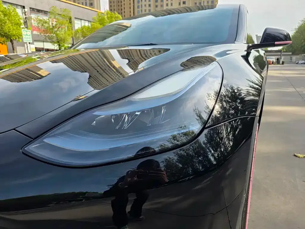 Tesla Model 3 — фото 5