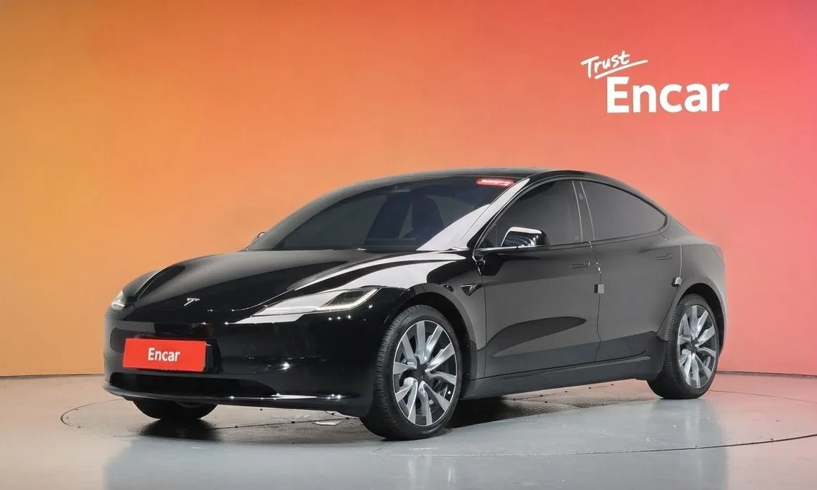 Tesla Model 3 — фото 1