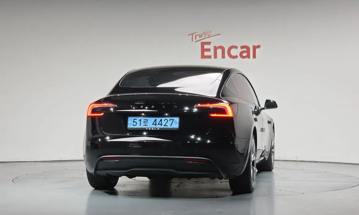 Tesla Model 3 — фото 3