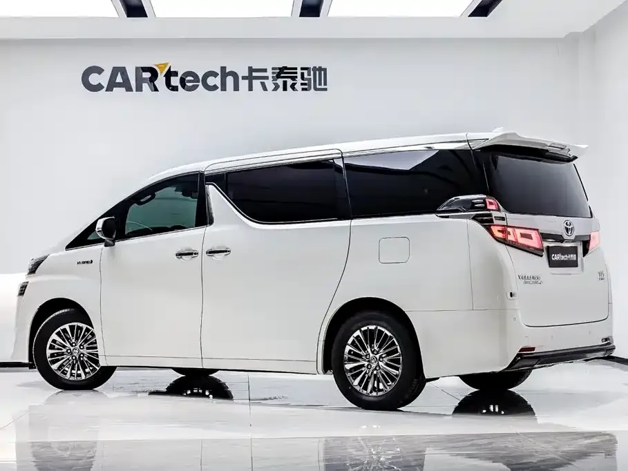 Toyota Vellfire — фото 3