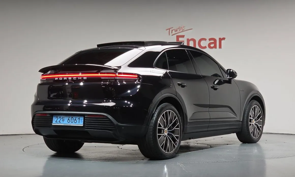 Porsche Macan — фото 10