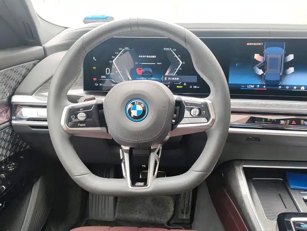 BMW i7 — фото 2
