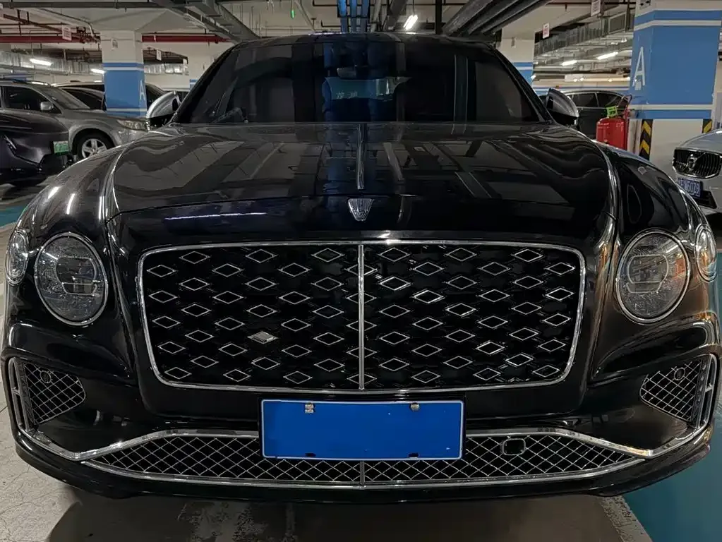Bentley Flying Spur — фото 4