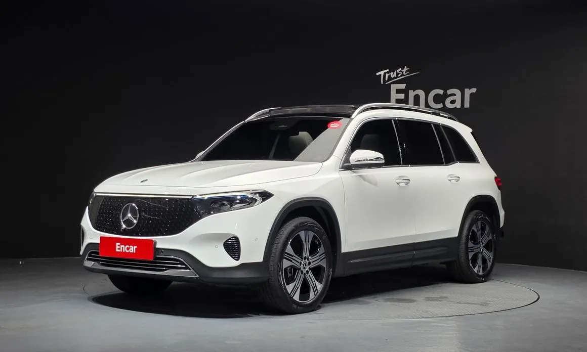 Mercedes-Benz EQB — фото 1
