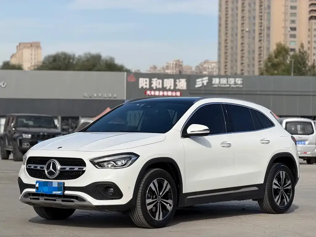 Mercedes-Benz GLA — фото 1