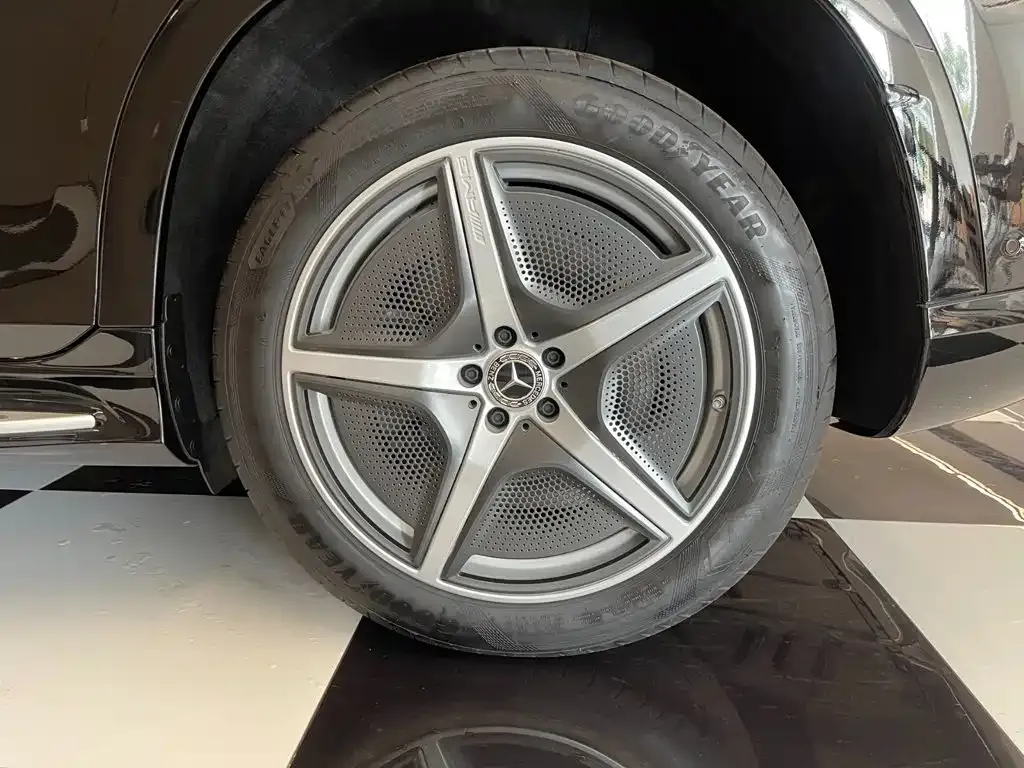 Mercedes-Benz EQS SUV — фото 8