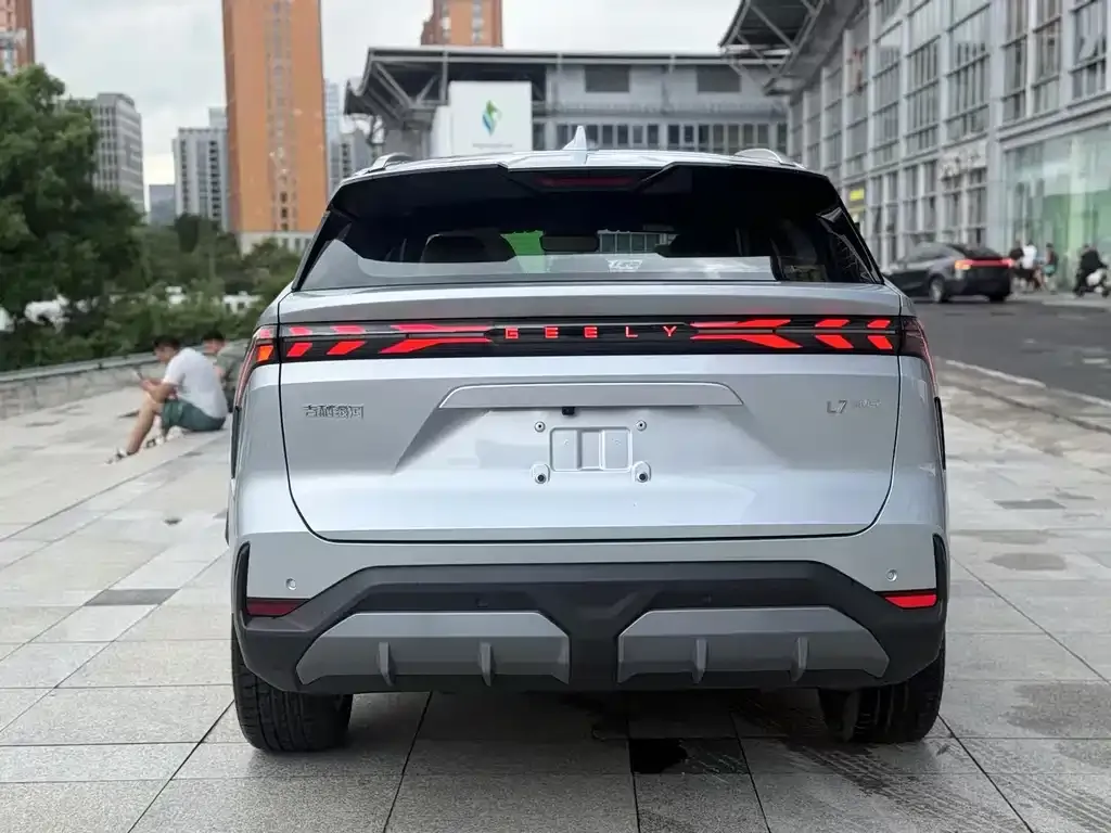 Geely Galaxy L7 — фото 10