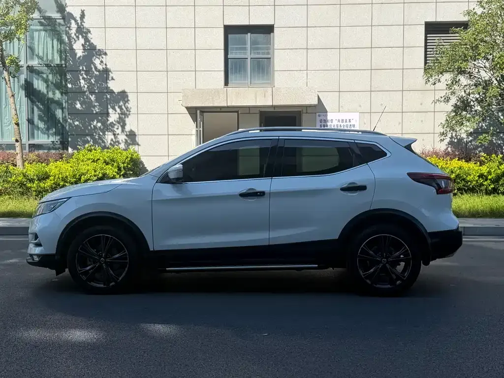 Nissan Qashqai — фото 2