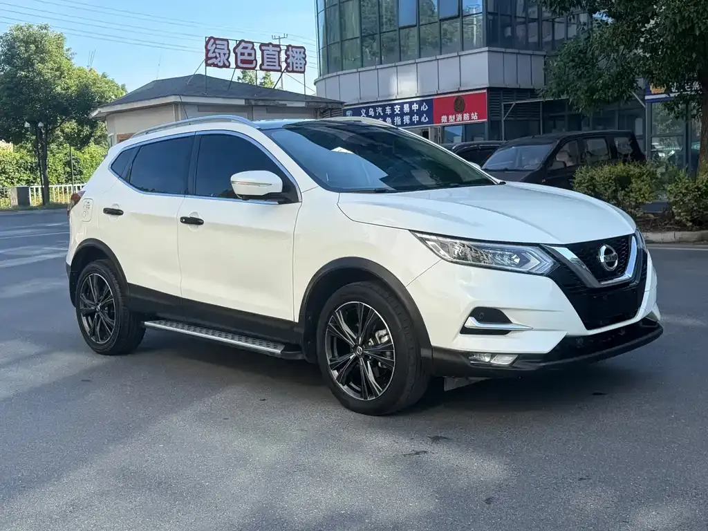 Nissan Qashqai — фото 9