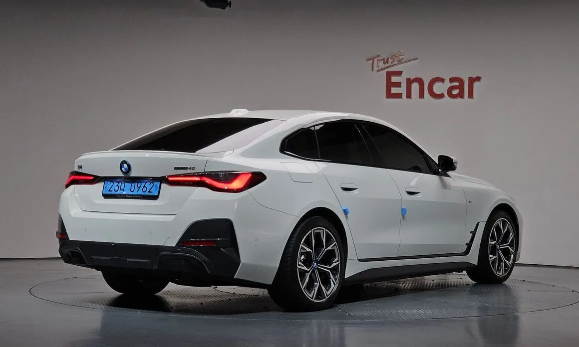 BMW i4 — фото 4
