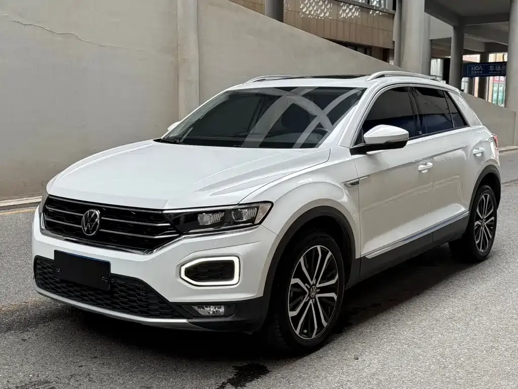 Volkswagen T-Roc — фото 1