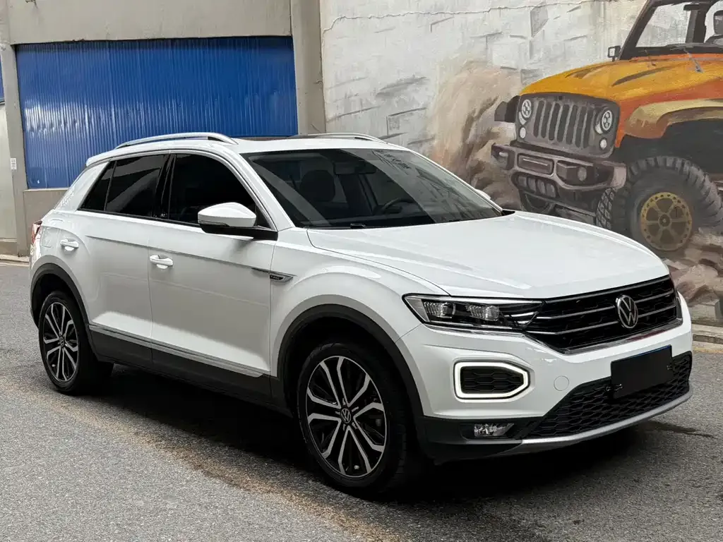 Volkswagen T-Roc — фото 9