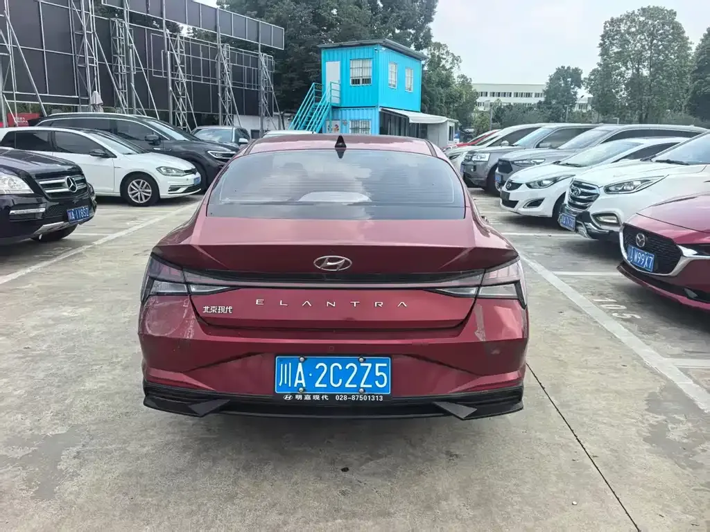 Hyundai Elantra — фото 7