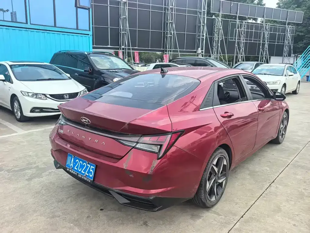 Hyundai Elantra — фото 9