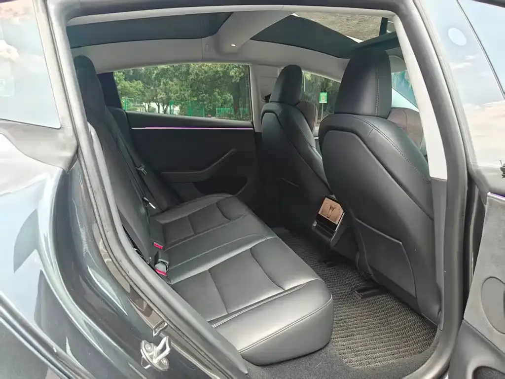 Tesla Model 3 — фото 10