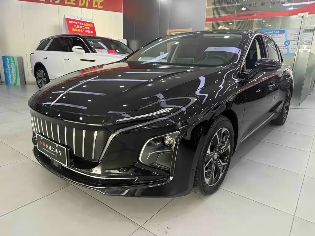 Hongqi E-QM5 — фото 1