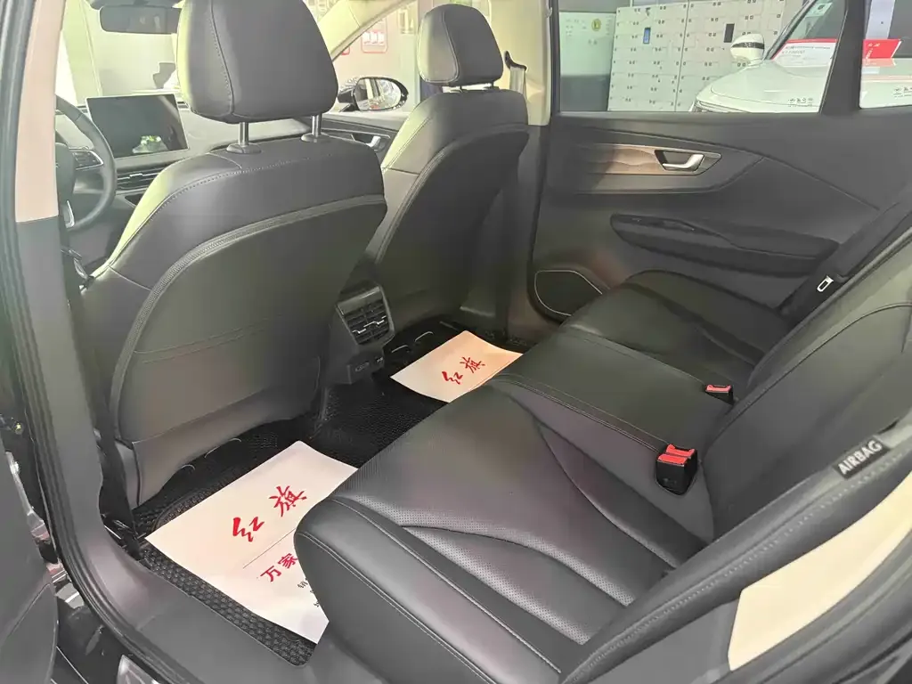 Hongqi E-QM5 — фото 5