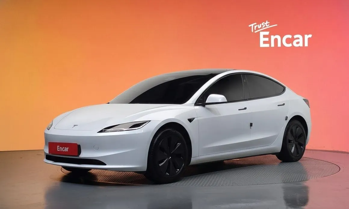 Tesla Model 3 — фото 1