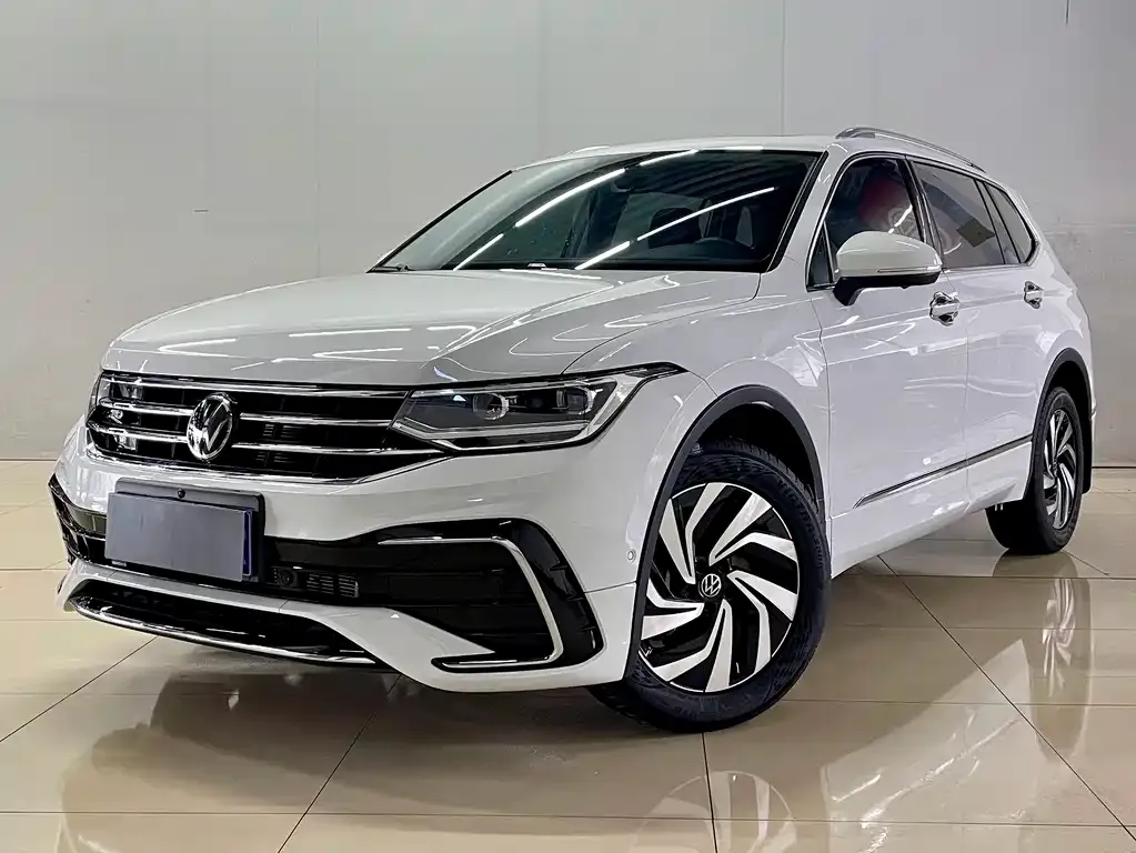 Volkswagen Tiguan L — фото 4