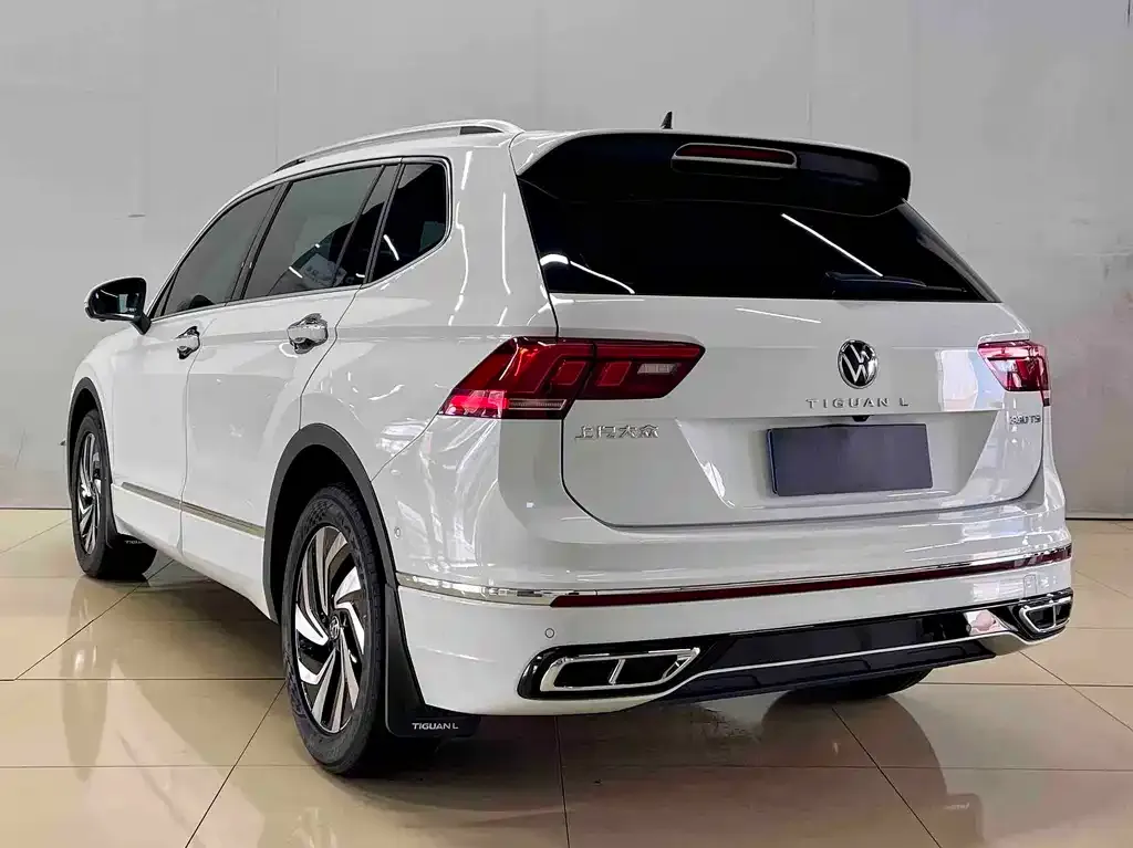 Volkswagen Tiguan L — фото 9