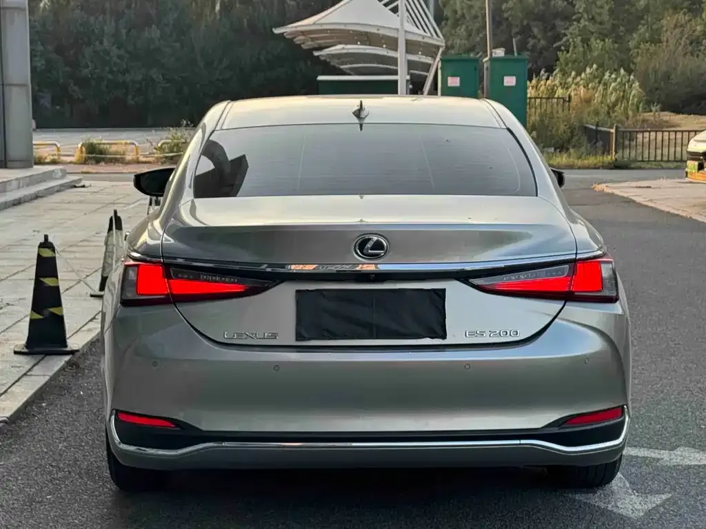 Lexus ES — фото 9