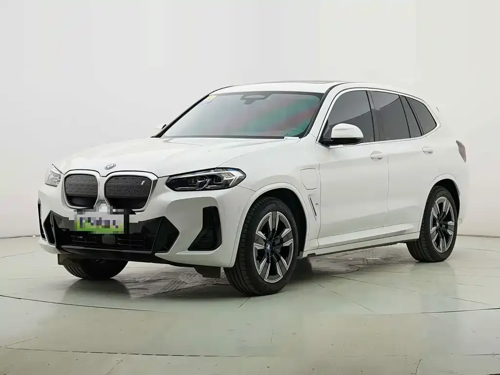 BMW iX3 — фото 1