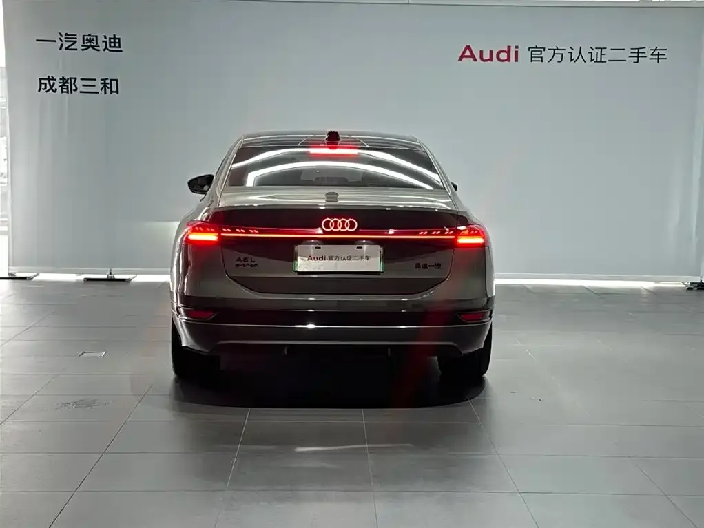 Audi A6L e-tron — фото 8