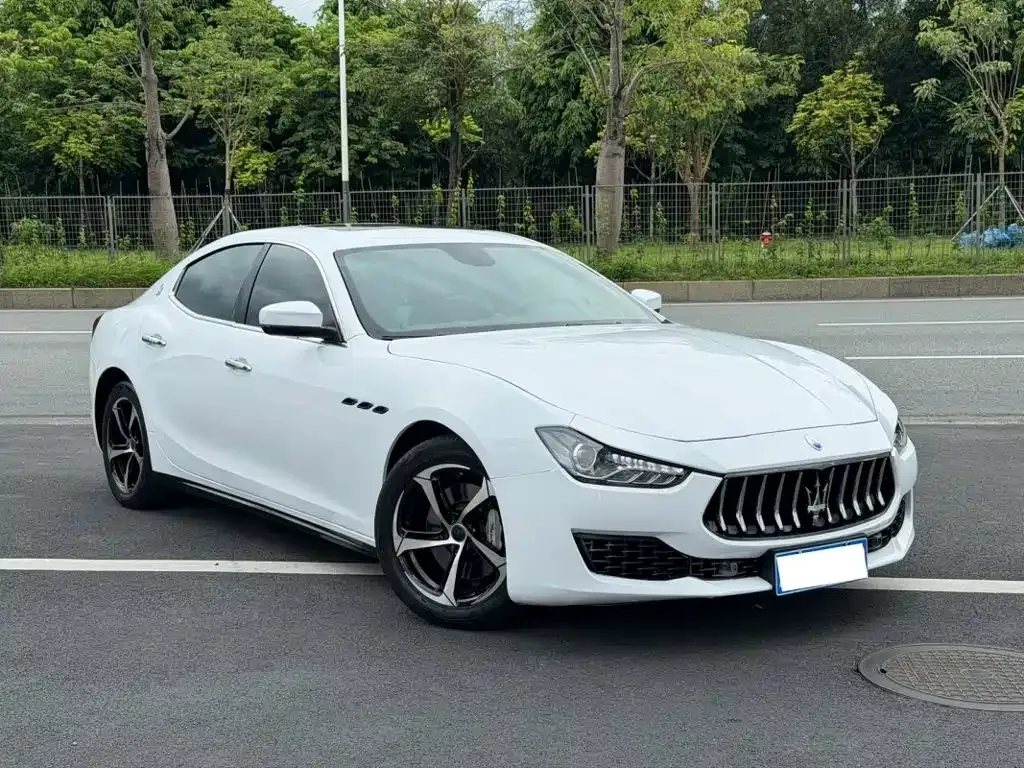 Maserati Ghibli — фото 1