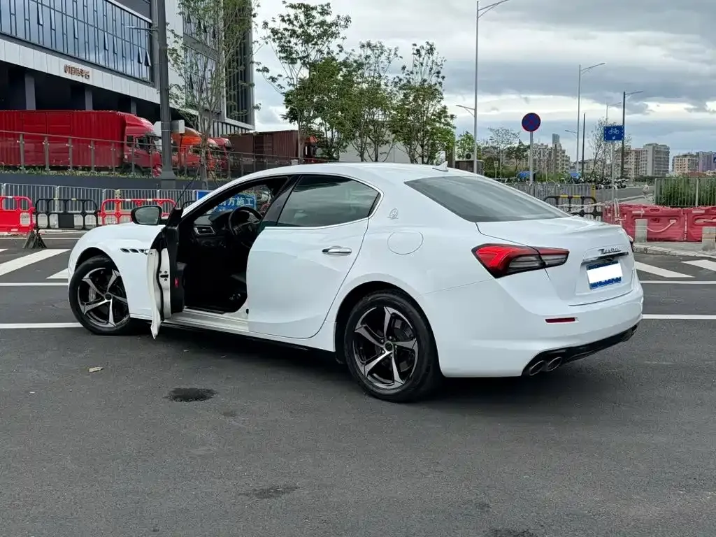 Maserati Ghibli — фото 7