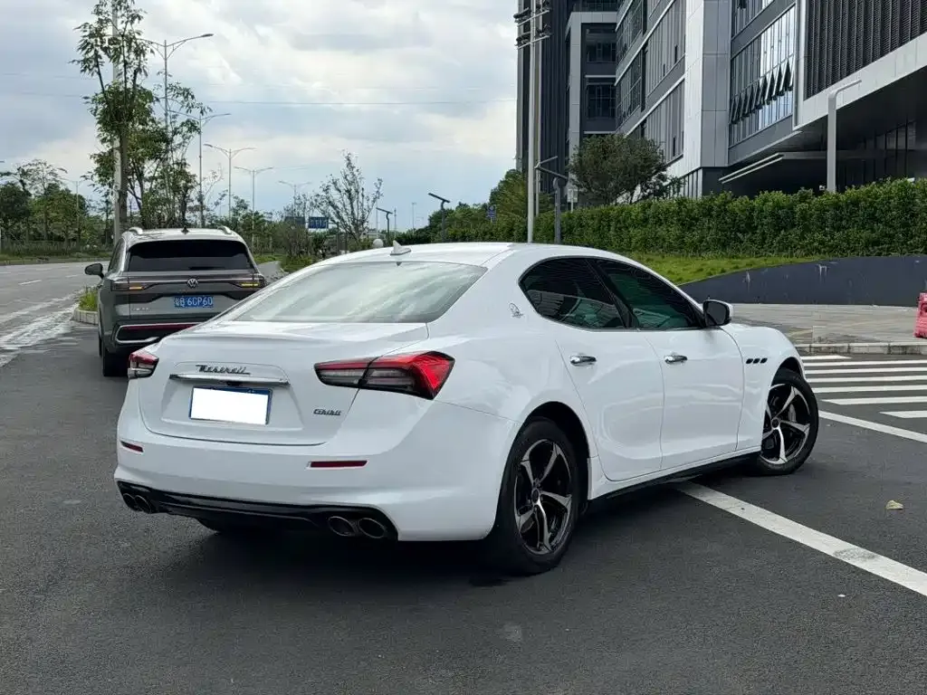 Maserati Ghibli — фото 9