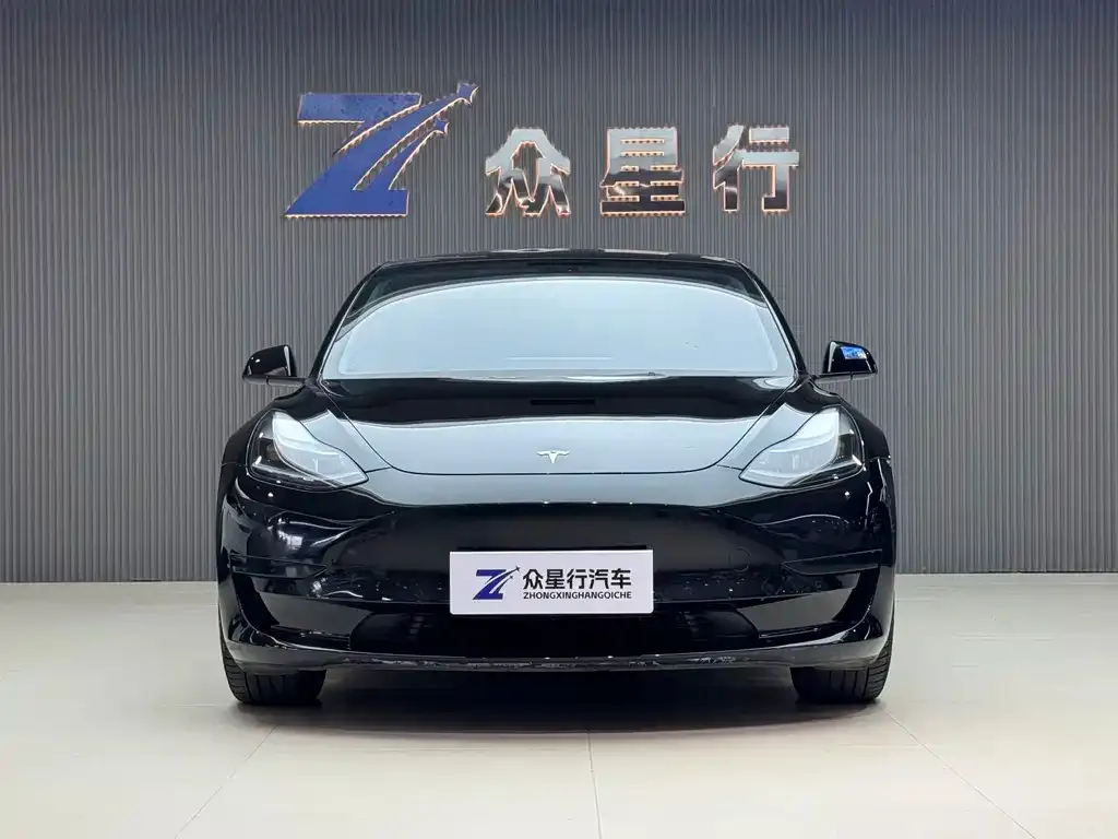 Tesla Model 3 — фото 4