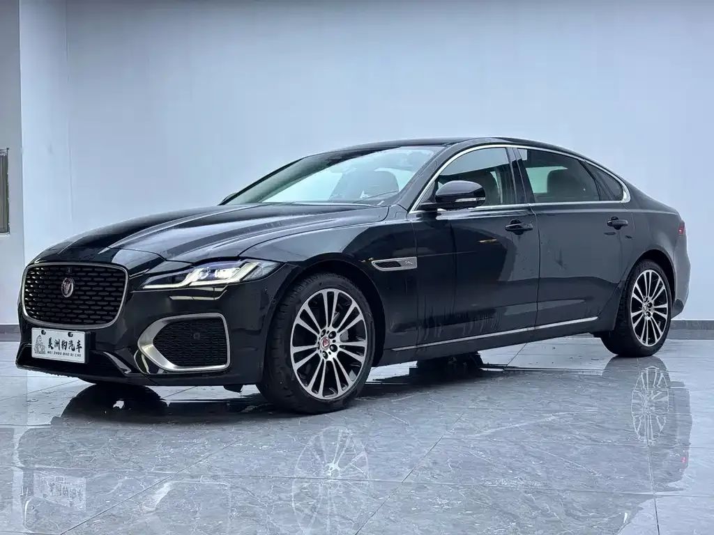 Jaguar XFL — фото 1