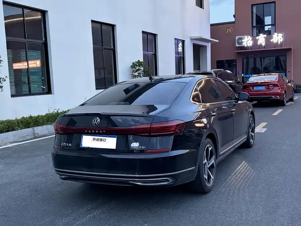 Volkswagen Passat — фото 7