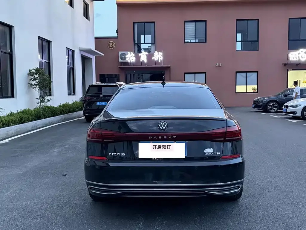Volkswagen Passat — фото 5