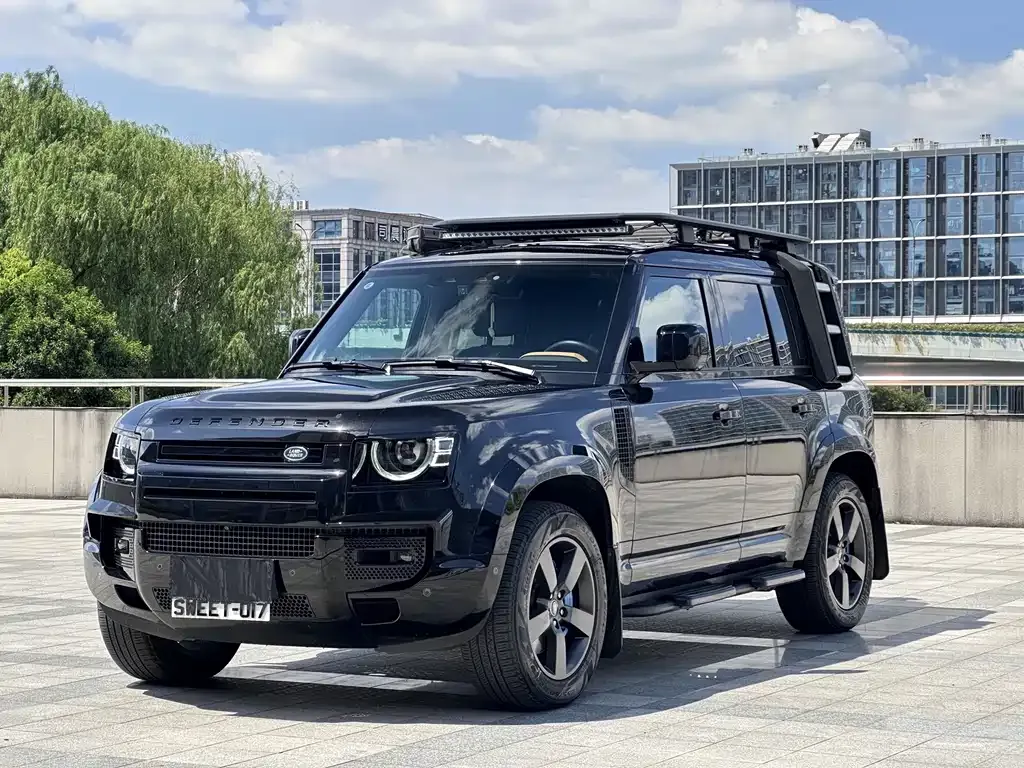 Land Rover Defender — фото 1