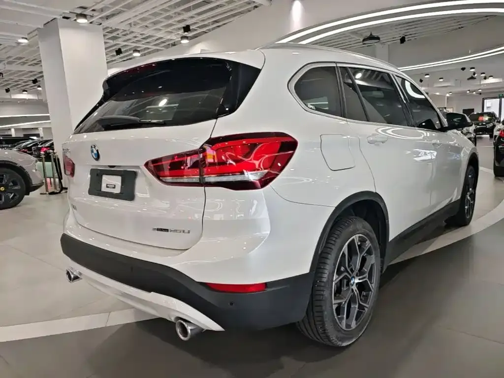 BMW X1 — фото 8