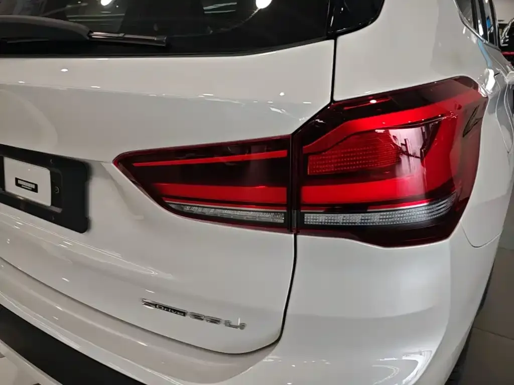 BMW X1 — фото 9