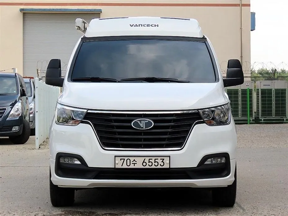 Hyundai Starex — фото 1