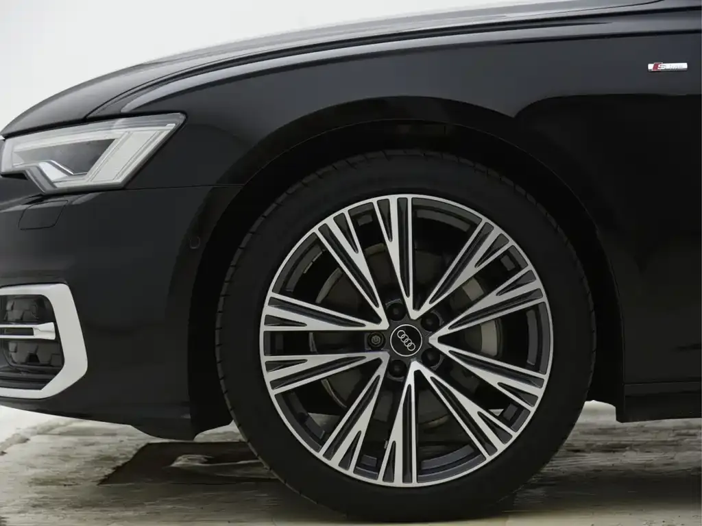 Audi A6L — фото 10