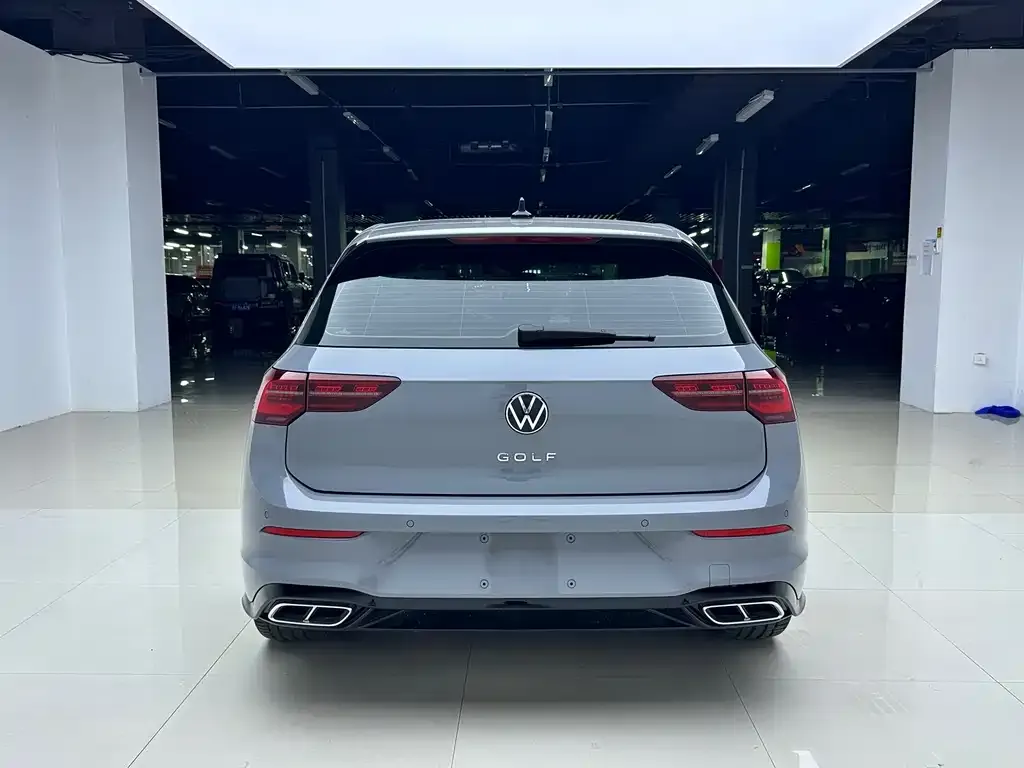 Volkswagen Golf — фото 10
