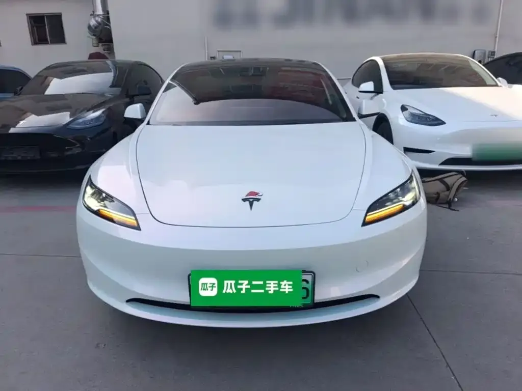 Tesla Model 3 — фото 4