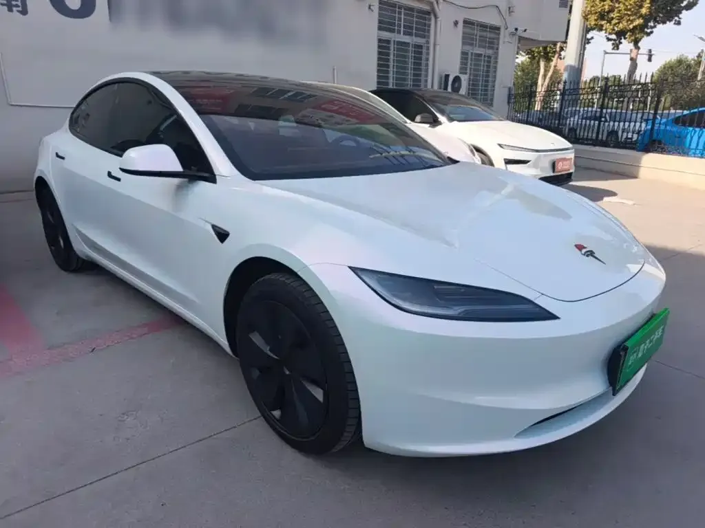 Tesla Model 3 — фото 8