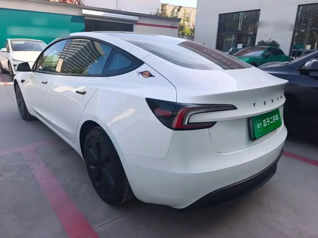 Tesla Model 3 — фото 5