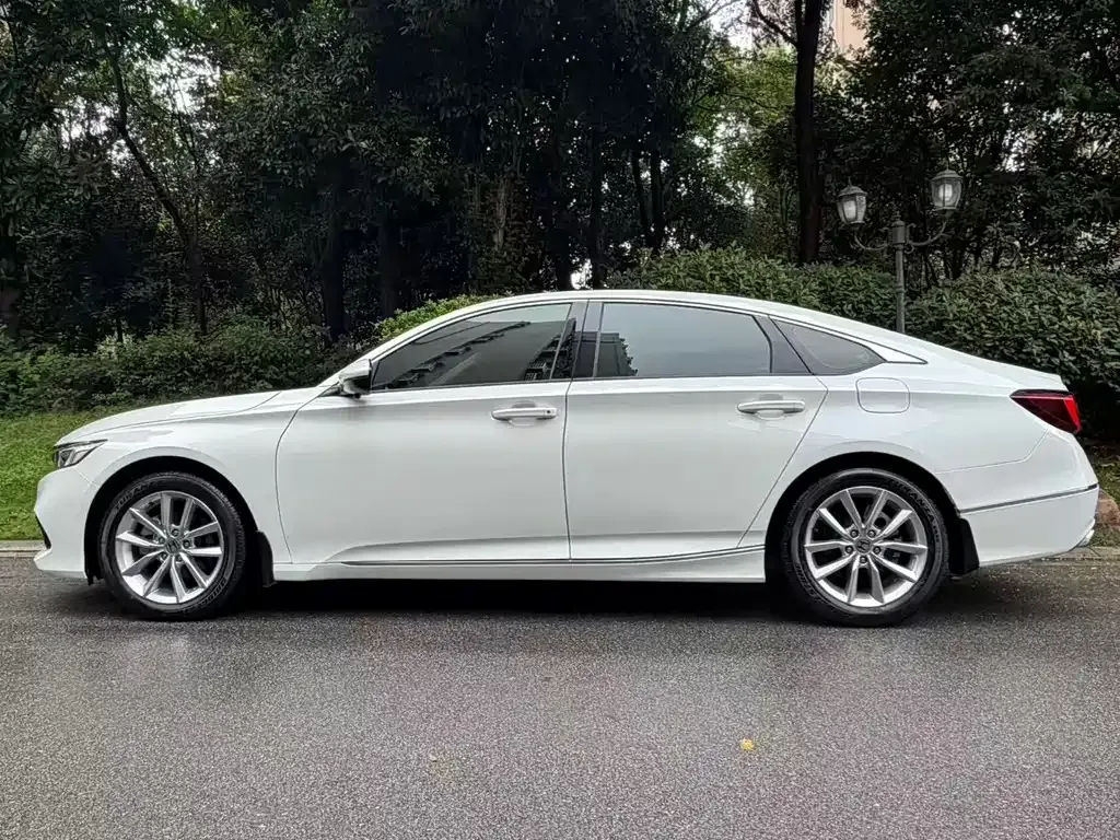 Honda Accord — фото 7