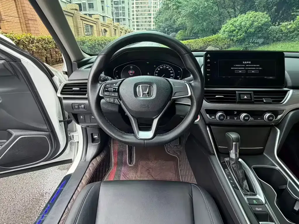 Honda Accord — фото 2
