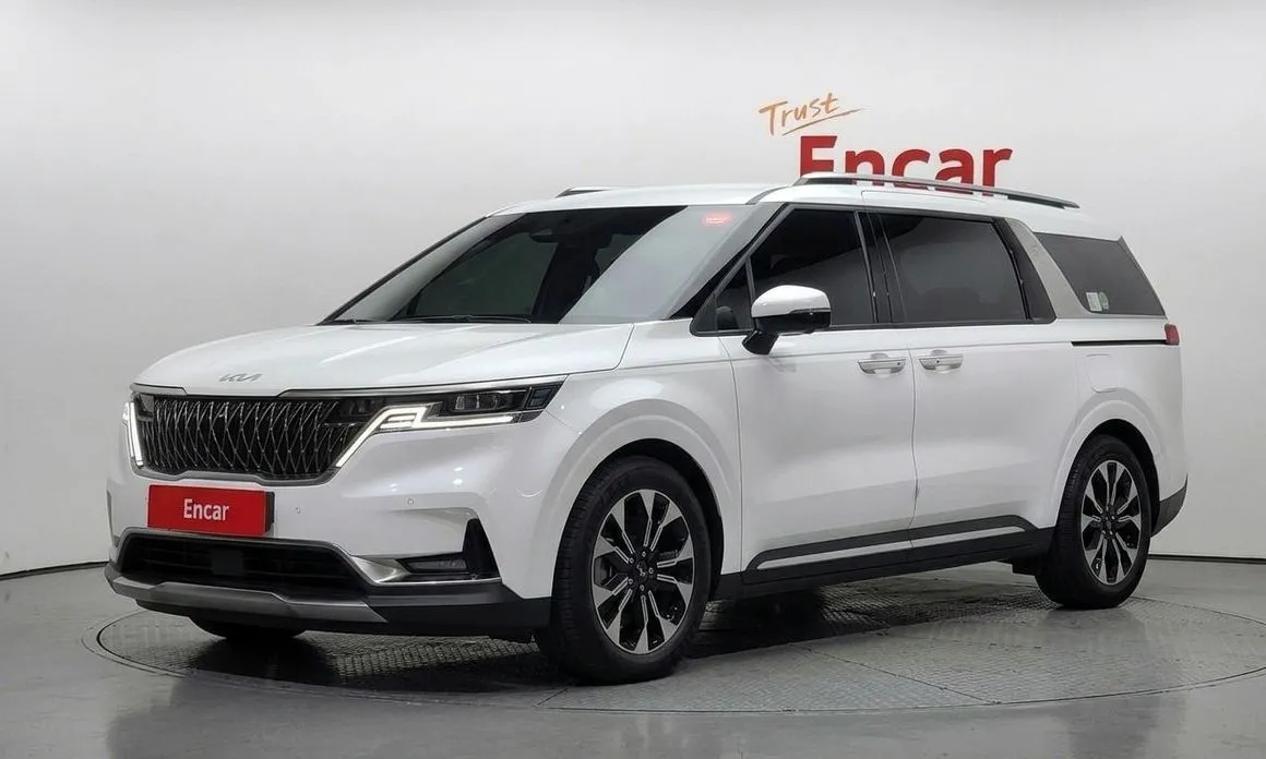 Kia Carnival — фото 1