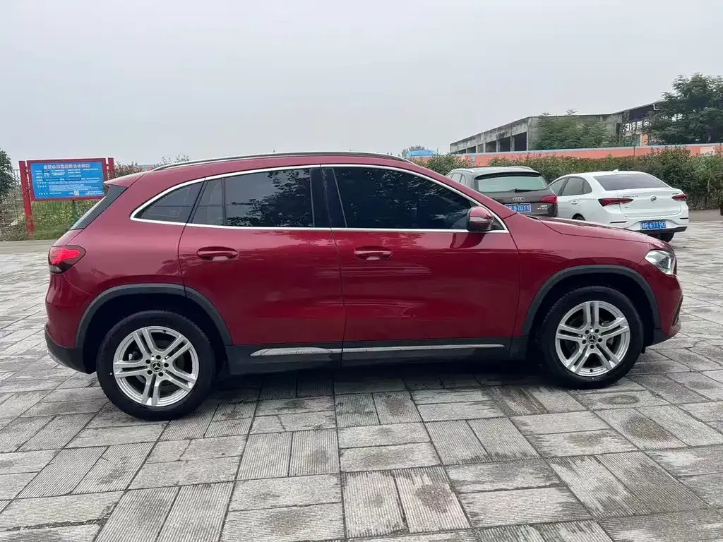 Mercedes-Benz GLA — фото 7