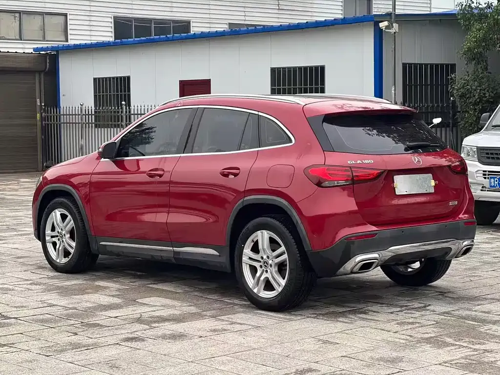 Mercedes-Benz GLA — фото 10