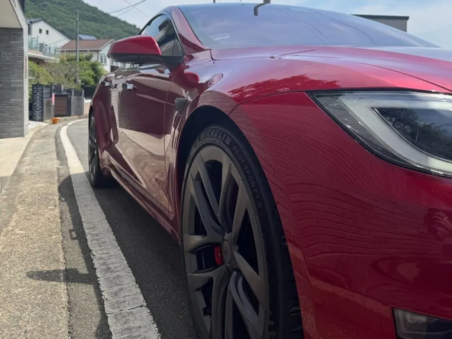 Tesla Model S — фото 6