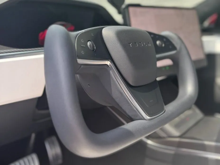 Tesla Model S — фото 2